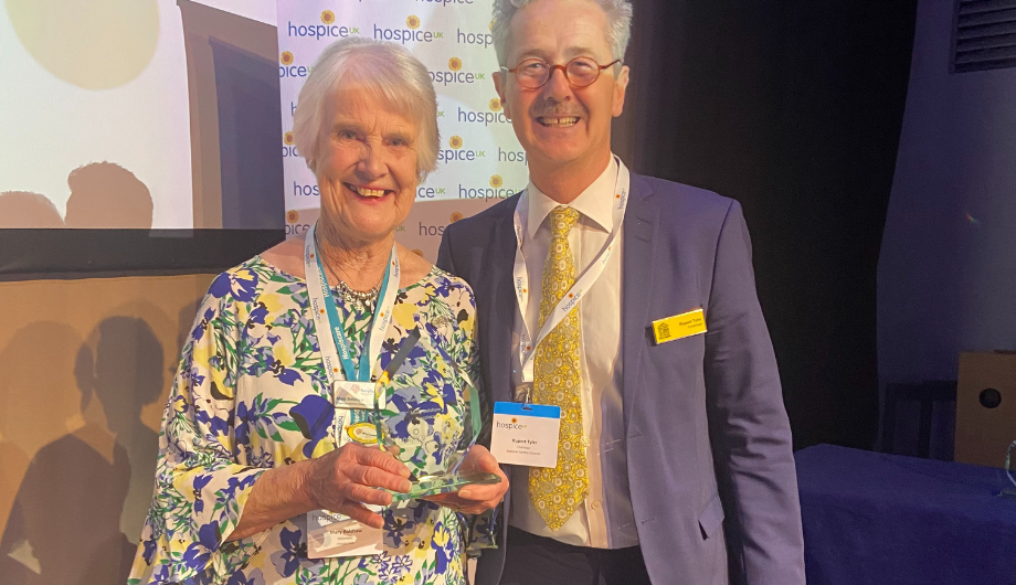 Mary wins Hospice UK’s Volunteer of the Year award!